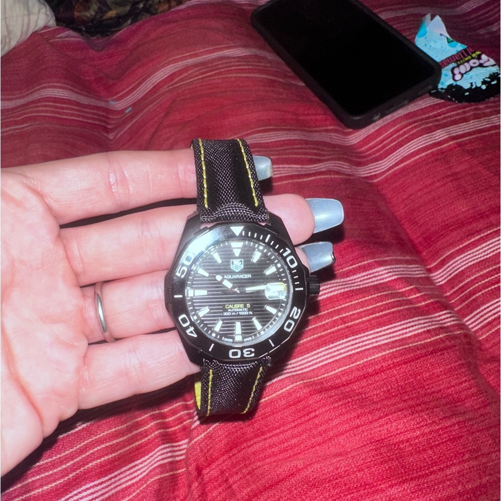 tag heuer new inbox with complete set paper boxes and bag never worn